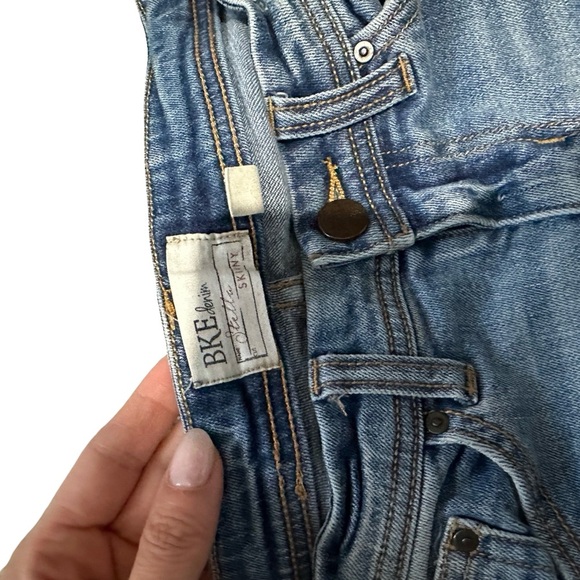 BKE Blue Straight Leg Jeans Classic Style - Picture 5 of 5